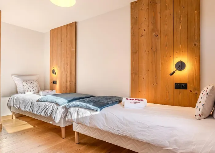 アパート Discreet Alpine Luxury Art Of Living In メジェーヴ