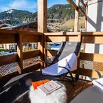 Discreet Alpine Luxury Art Of Living In Apartment Megeve
