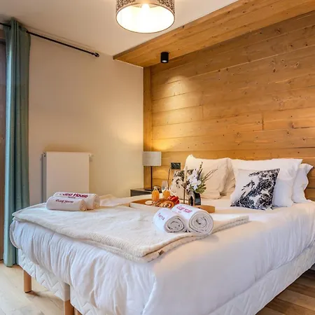 Discreet Alpine Luxury Art Of Living In Apartmán