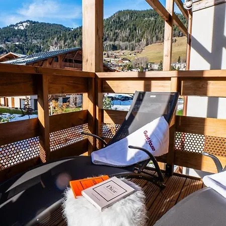 Discreet Alpine Luxury Art Of Living In 아파트 메게브