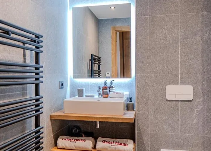 Discreet Alpine Luxury Art Of Living In *